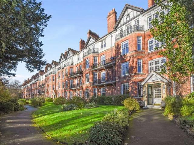 Flat for sale in Dartmouth Park, Greater London