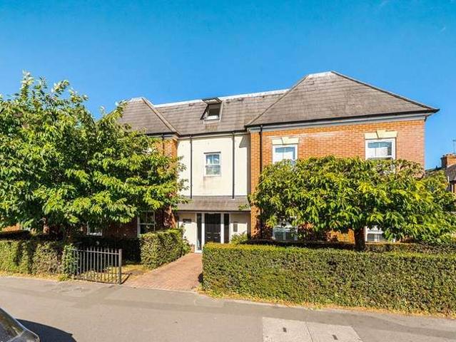 Flat for sale in Enborne, West Berkshire
