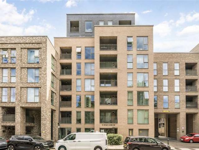 Flat for sale in Limehouse, Greater London