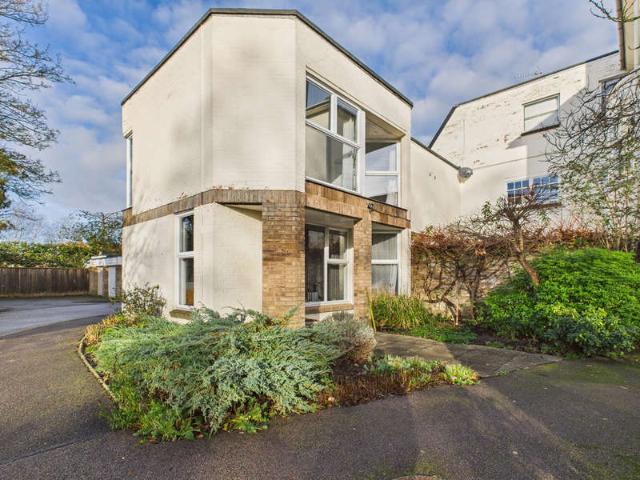 Flat for sale in Arbury, Cambridgeshire