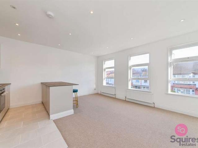 Flat for sale in Finchley, Greater London
