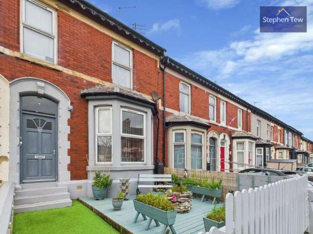 Flat for sale in Blackpool