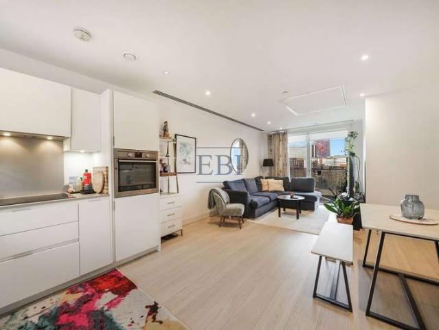 Flat for sale in London Borough of Croydon, Selhurst
