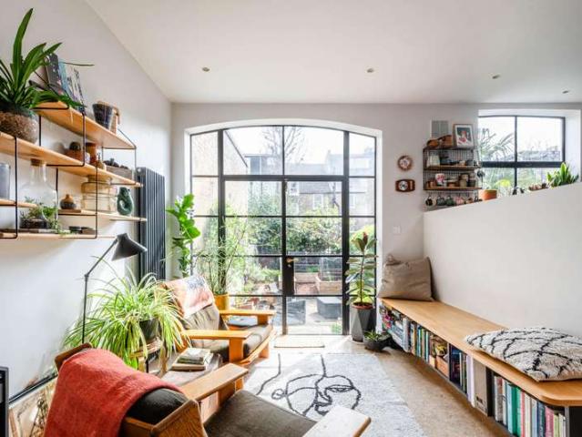 Flat for sale in Homerton, Lower Clapton