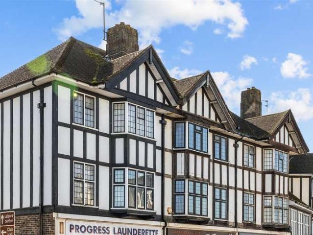 Flat for sale in Perryfields, West Sussex