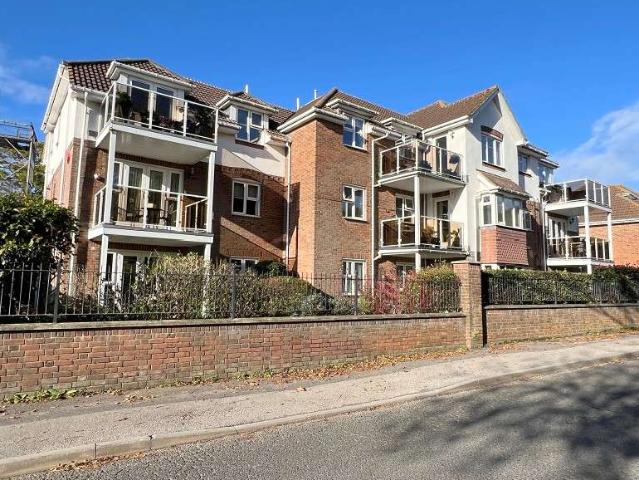 Flat for sale in Old Milton, Ashurst Bridge
