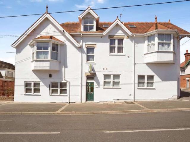 Flat for sale in Colwell Bay, Totland
