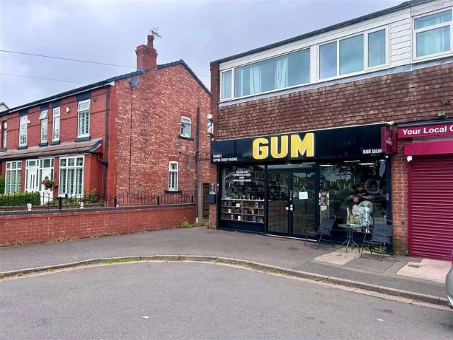Flat for sale in Heald Green, Greater Manchester