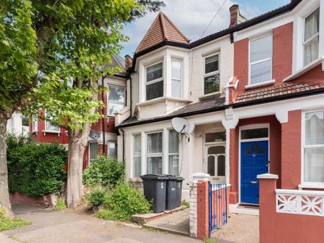 Flat for sale in Greater London
