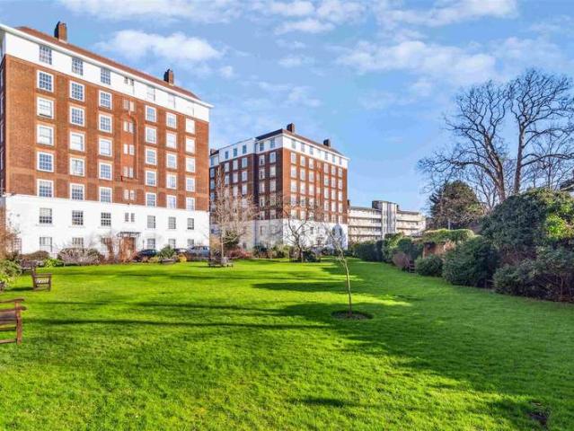 Flat for rent in West Kensington, Greater London