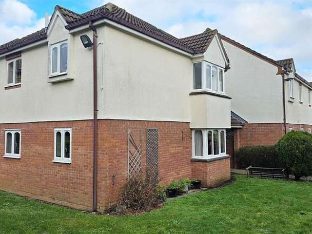 Flat for sale in Feckenham, City Of Bristol