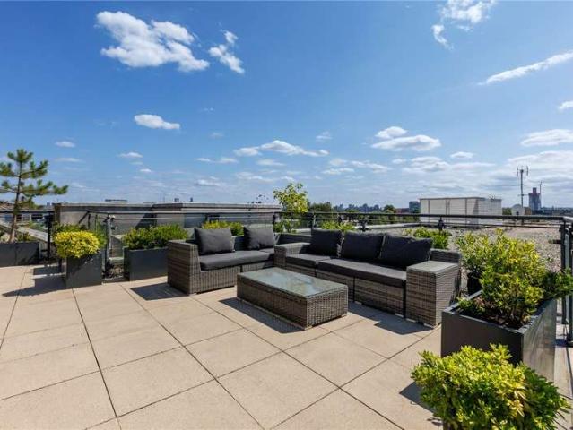 Flat for sale in Putney, Greater London