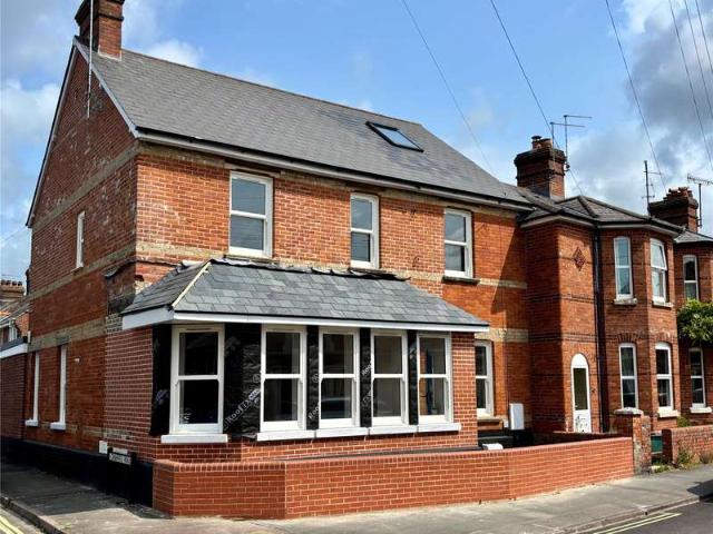 Flat for sale in Fordington