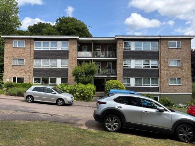 Flat for sale in Watford, South Oxhey