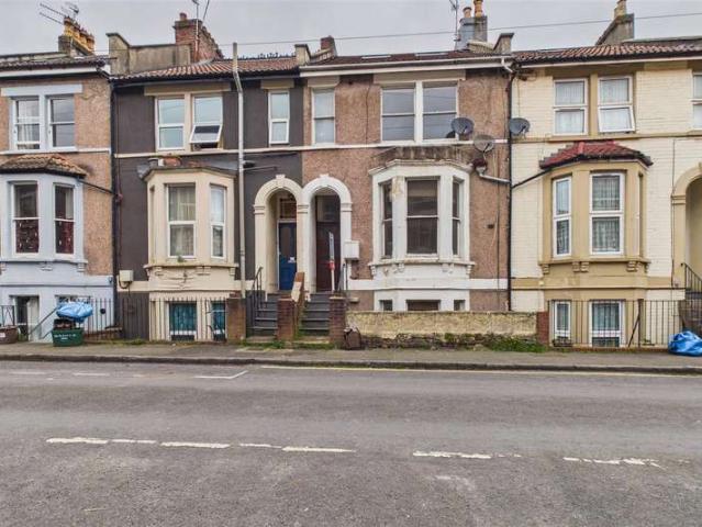 Flat for sale in Feckenham, City Of Bristol