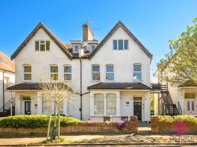 Flat for sale in Hendon, Greater London