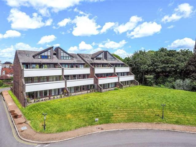 Flat for sale in Chichester, Littlecote
