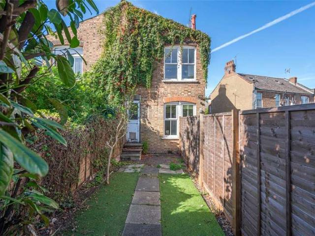 Flat for sale in London Borough of Barnet, Greater London