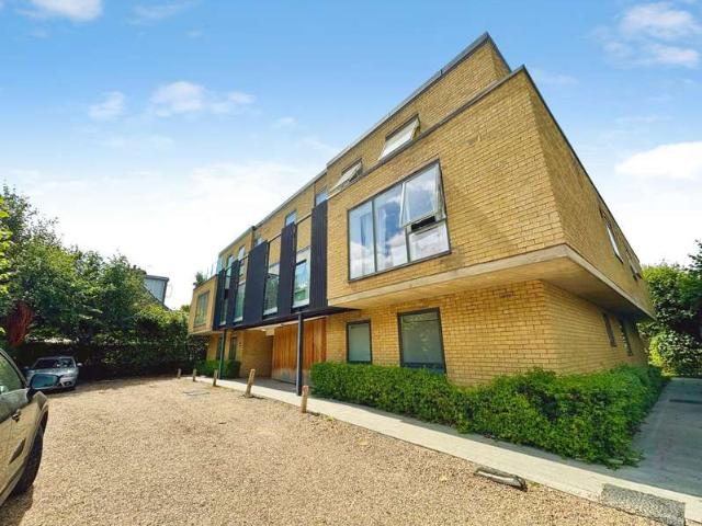 Flat for sale in Chesterton, Arbury