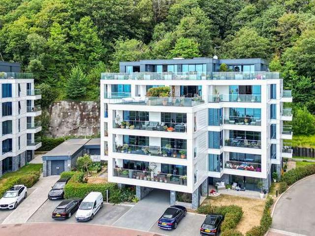 Flat for sale in Golden Valley, Folkestone