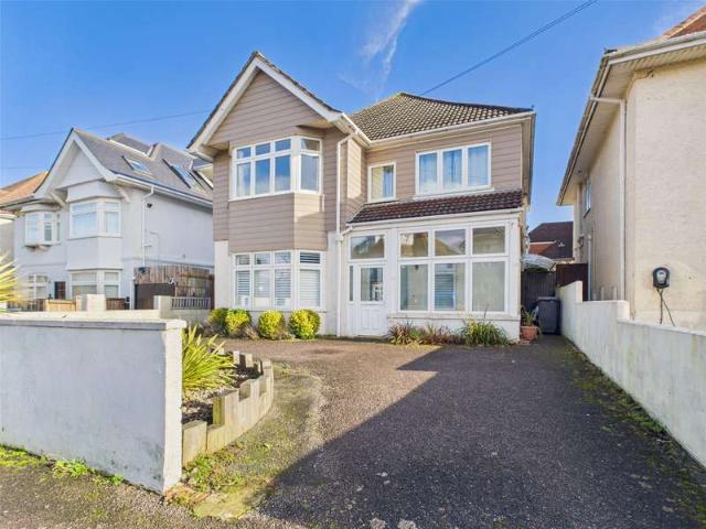 Flat for sale in Pokesdown, Bournemouth
