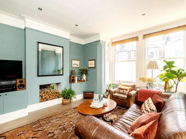 Flat for sale in North Kensington, Greater London