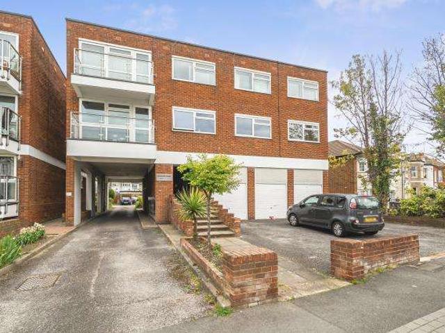 Flat for sale in London Borough of Barnet, Greater London