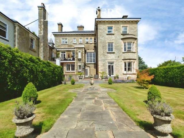 Flat for sale in The Butts, Kent