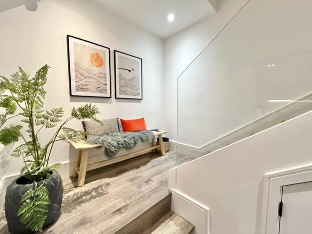 Apartment for rent in Queen's Park, Greater London