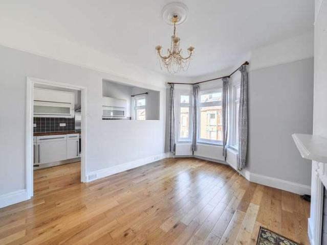 Flat for sale in London Borough of Lewisham, Greater London