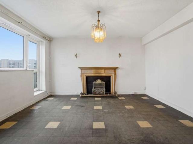 Flat for sale in Kentish Town, Greater London