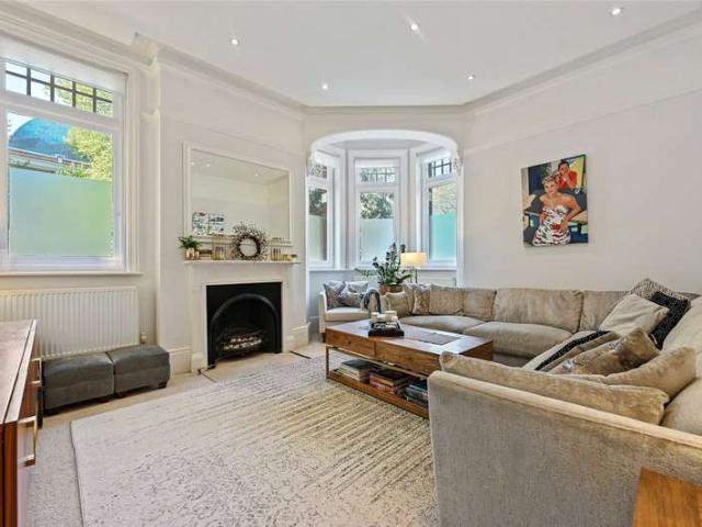 Flat for sale in Brook Green, Greater London