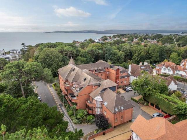 Flat for sale in Canford Cliffs, Poole