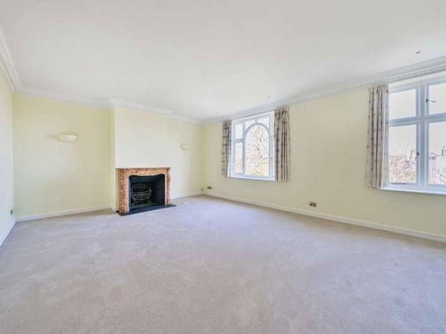 Flat for sale in Vale of Health, Greater London