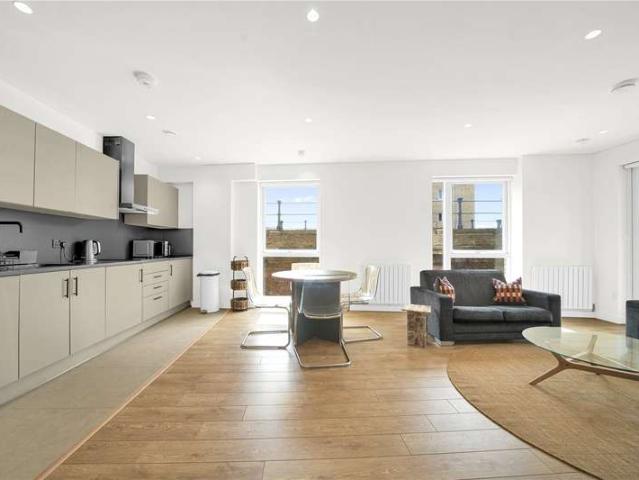 Flat for sale in Ratcliffe, Limehouse