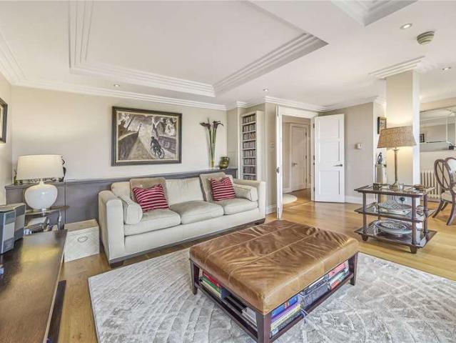 Flat for sale in Westminster, Greater London