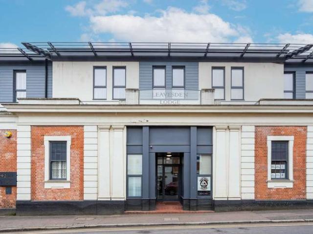 Flat for sale in Watford, North Watford