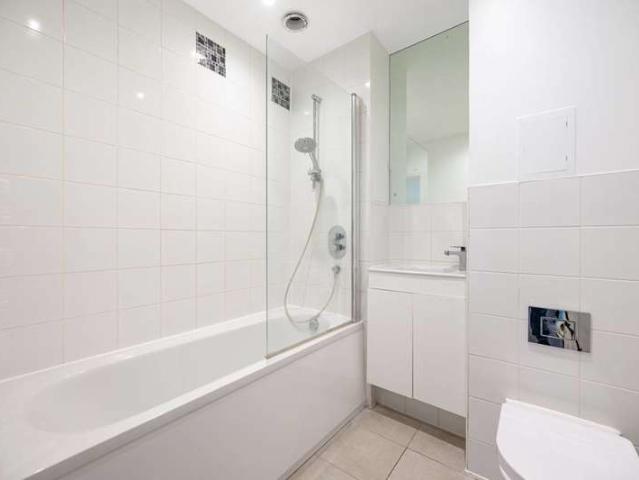 Flat for rent in Colindale, Colindale