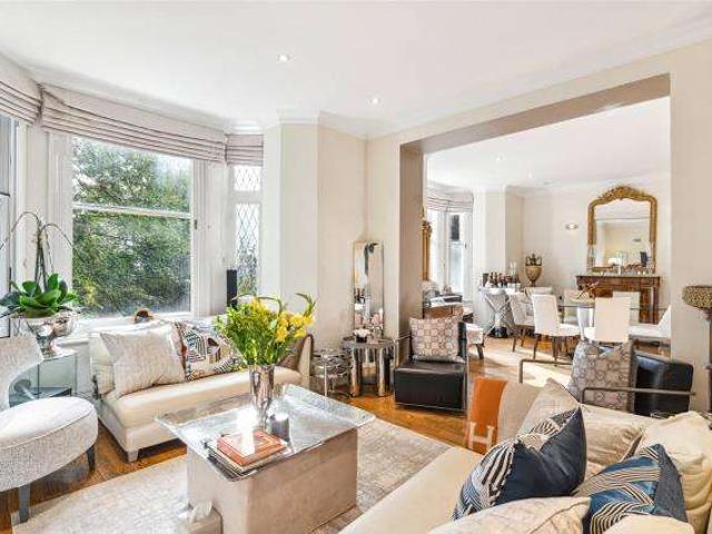 Flat for sale in St. John's Wood, Greater London
