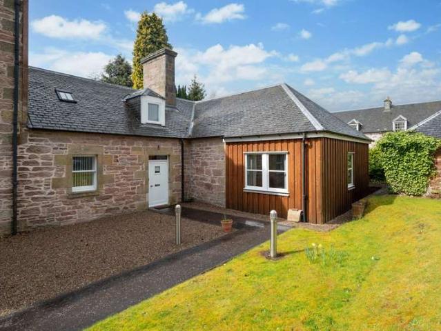 Flat for sale in Lentran, Scotland