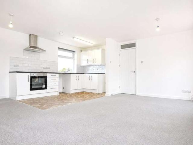 Flat for rent in Long Ashton, North Somerset
