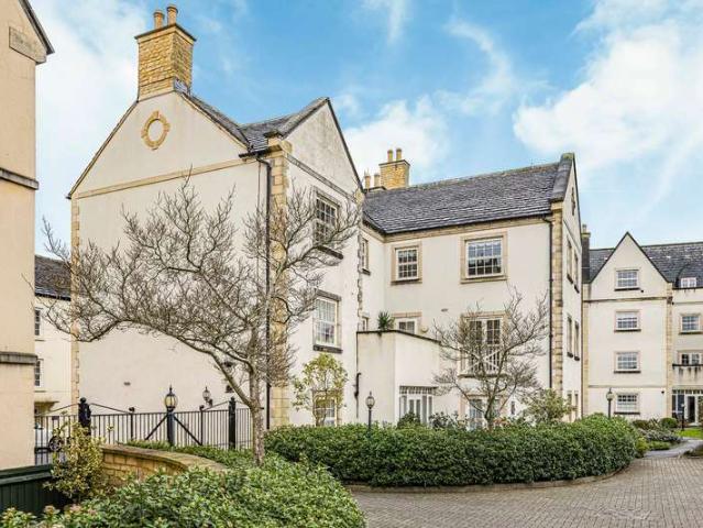 Flat for sale in Tetbury, Fossebridge