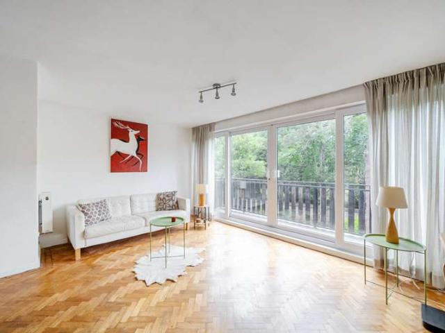 Flat for sale in Hampton Wick, Greater London
