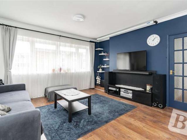 Flat for sale in Hamerton, Kent