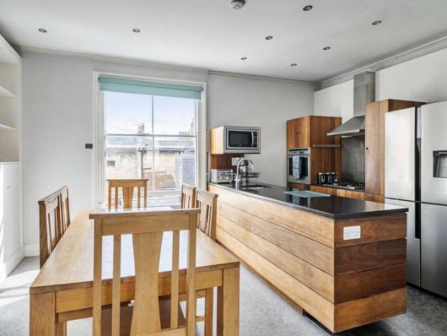 Flat for sale in Kingsmead, Bath