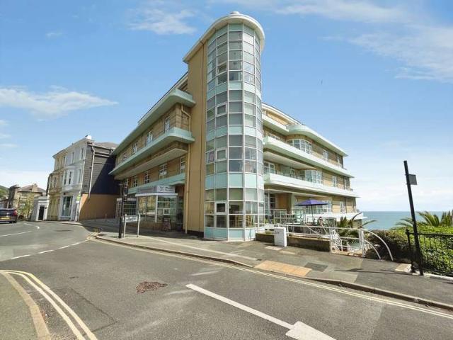 Flat for sale in Cowlease, Ventnor