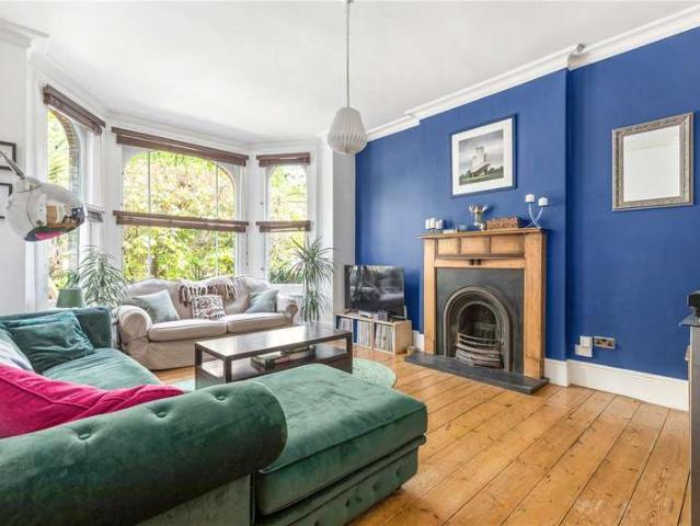 Flat for sale in London Borough of Lambeth, Greater London