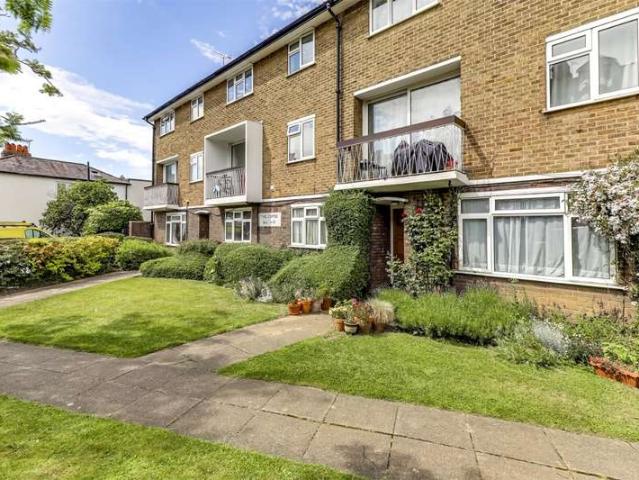 Flat for sale in Muswell Hill, Greater London