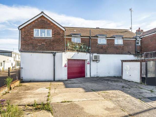 Flat for sale in Bersted, Clapham