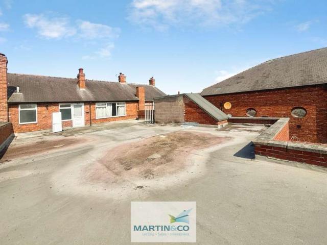 Flat for sale in Costhorpe, East Midlands